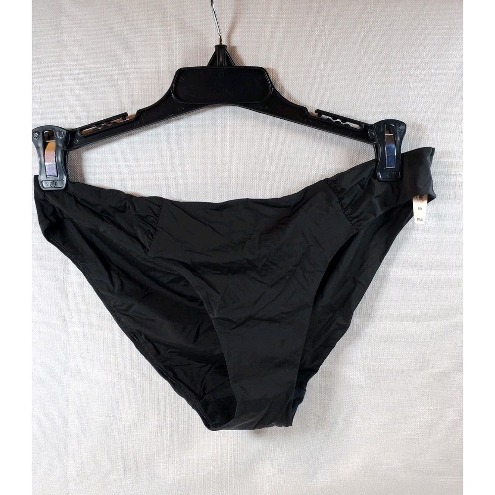 Victoria's Secret ● Black Bikini Panty ●‎ Size Medium ● Classic Fit ● NWT